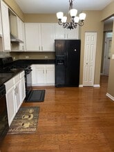 2824 White Thorn Cir in Naperville, IL - Building Photo - Building Photo