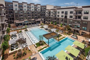 Manor Chamblee in Chamblee, GA - Building Photo