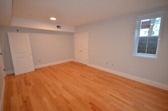 25 Murdock St, Unit #1 in Boston, MA - Foto de edificio - Building Photo
