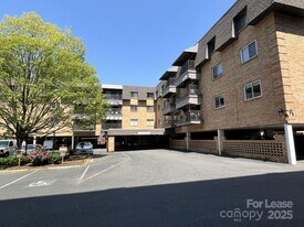 1323 Queens Rd in Charlotte, NC - Building Photo