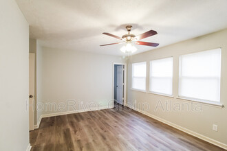 3000 Sebring Ct in Decatur, GA - Building Photo - Building Photo