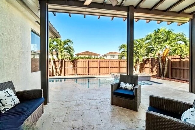 1920 SW 154th Ave in Miami, FL - Foto de edificio - Building Photo