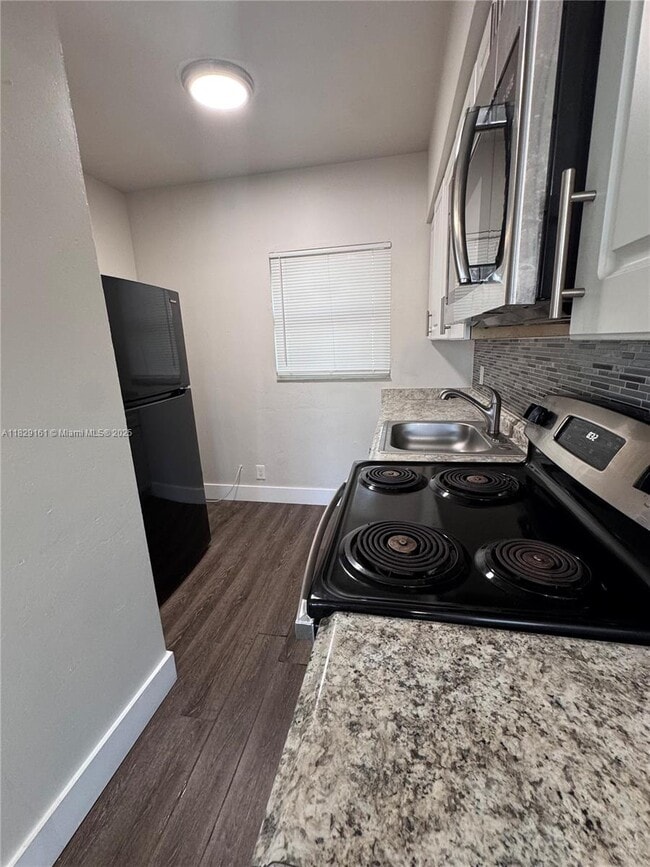 2342 N Federal Hwy in Hollywood, FL - Building Photo - Building Photo