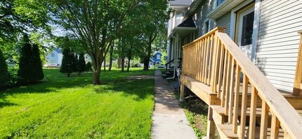 814 13th Ave S in Clinton, IA - Building Photo - Building Photo