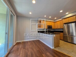 528 Almaden Walk Loop in San Jose, CA - Building Photo - Building Photo