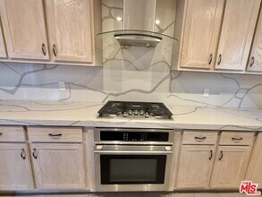 2701 S Harcourt Ave in Los Angeles, CA - Building Photo - Building Photo