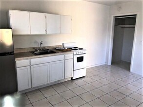 622 N M St-Unit -9 in Lake Worth, FL - Building Photo - Building Photo