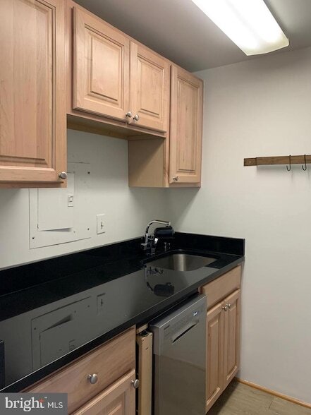 4 Monroe St, Unit 911 in Rockville, MD - Building Photo - Building Photo