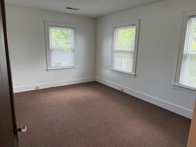 226 Lancaster Ave, Unit Apartment D in Richmond, KY - Foto de edificio - Building Photo
