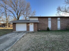 415 Williamsburg Dr in Belleville, IL - Building Photo