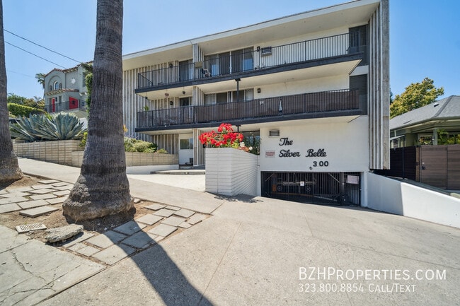 property at 3104 Bellevue Ave