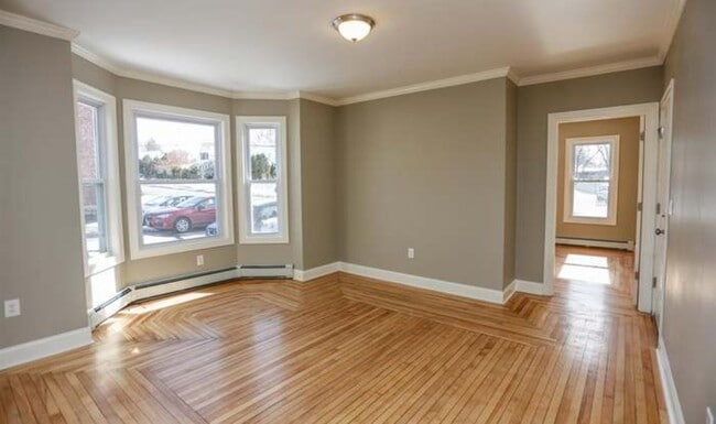 1142 Cilley Rd, Unit Unit 1 in Manchester, NH - Building Photo - Building Photo