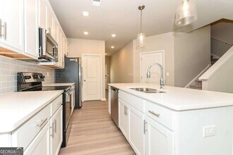 818 Calvin Pk Dr in Ball Ground, GA - Building Photo - Building Photo