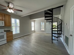 104 N Edge Dr in South Hill, VA - Building Photo - Building Photo
