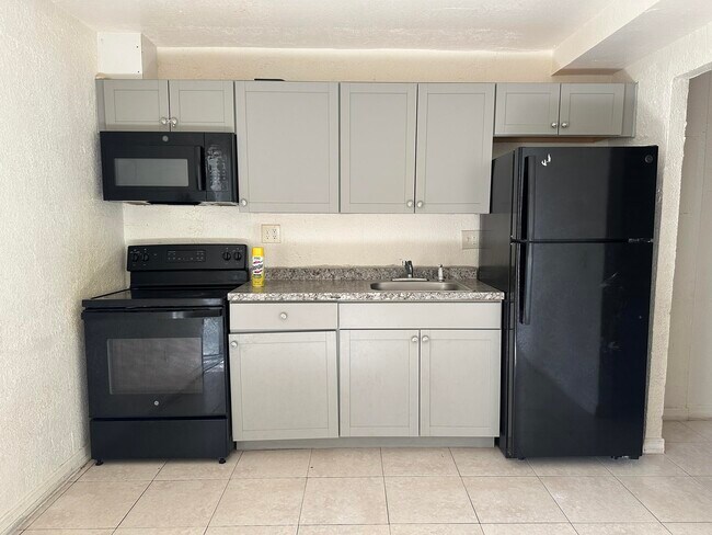 815 7th St in West Palm Beach, FL - Building Photo - Building Photo