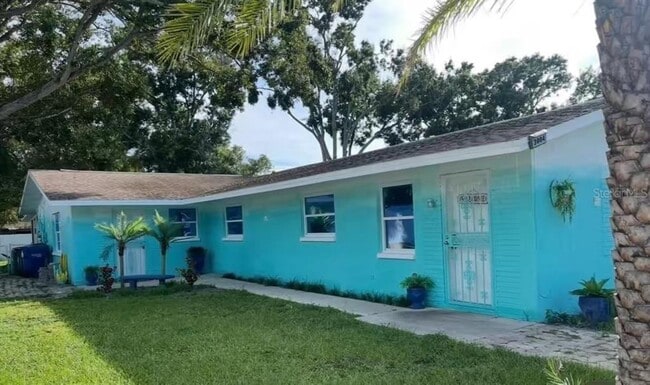 property at 3004 Oaklawn Ave