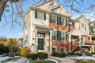 2106 Rugen Rd in Glenview, IL - Building Photo