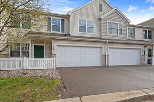 9105 Holly Ln N in Maple Grove, MN - Building Photo