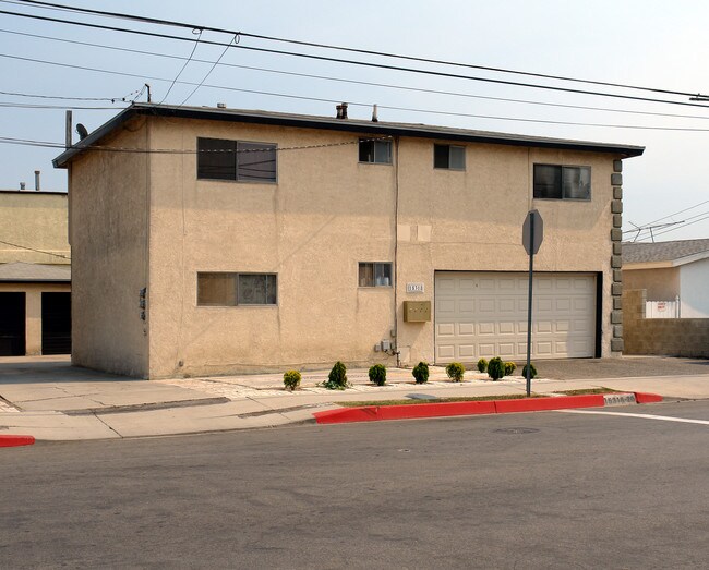 15318-15320 Mansel Ave in Lawndale, CA - Foto de edificio - Building Photo