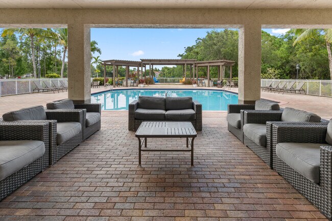 Pine Lakes Preserve in Port St. Lucie, FL - Foto de edificio - Building Photo