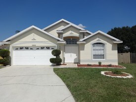 1040 Pineview Ct in Apopka, FL - Building Photo