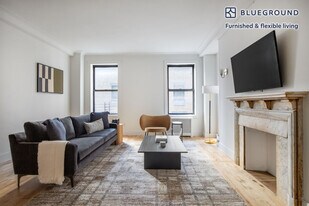 15 W 55th St in New York, NY - Building Photo
