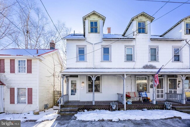 56 Pennsylvania Ave in Phoenixville, PA - Foto de edificio - Building Photo