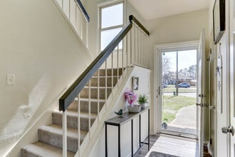 3808 Sugar Creek Cir in Portsmouth, VA - Building Photo - Building Photo