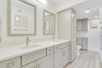 112 Bay Colony Dr N, Unit 112 in Juno Beach, FL - Building Photo - Building Photo