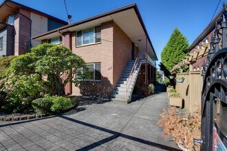 JUNE June Court Apartments in Seattle, WA - Building Photo - Building Photo