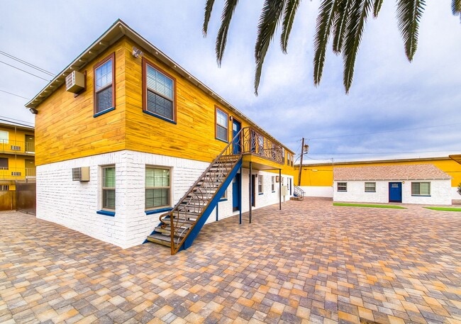 property at 119 S 15th St