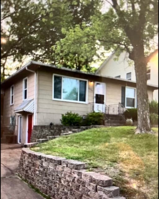 property at 1135 Harwood Rd