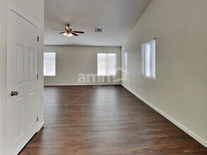 11340 W Hutton Dr in Surprise, AZ - Building Photo - Building Photo