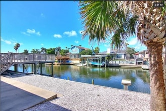 13829 Halyard Dr in Corpus Christi, TX - Building Photo - Building Photo