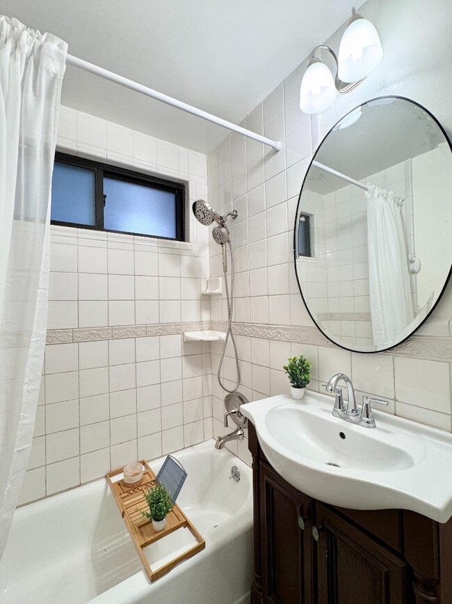 415 Wisteria Dr in East Palo Alto, CA - Building Photo - Building Photo