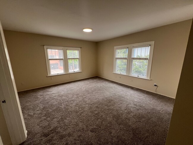 352 Palm Ave, Unit 4 in Oakland, CA - Building Photo - Building Photo