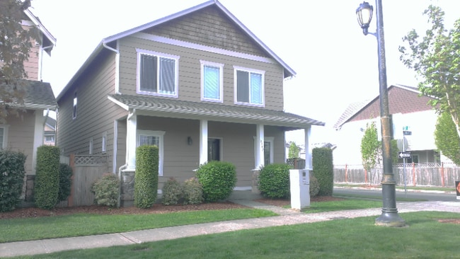 5147 Balustrade Blvd SE in Lacey, WA - Foto de edificio - Building Photo