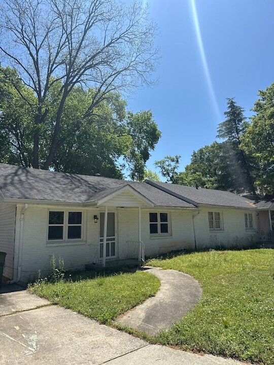 951 Tilden St NW in Atlanta, GA - Building Photo