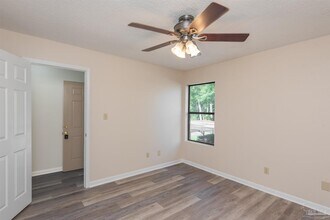 7224 Lago Vista Ct in Pensacola, FL - Building Photo - Building Photo