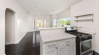 2249 Duane St in Los Angeles, CA - Building Photo - Interior Photo