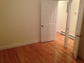 26 Maverick St, Unit #1 in Boston, MA - Foto de edificio - Building Photo