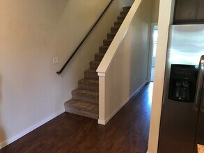 1220 W Bismark Ave in Spokane, WA - Foto de edificio - Building Photo