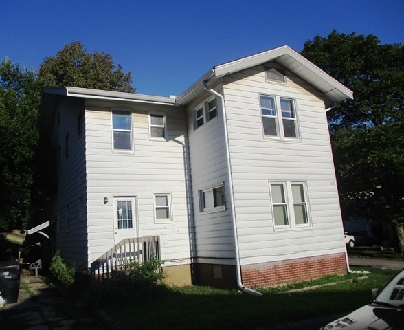 312 N McLean St in Bloomington, IL - Building Photo