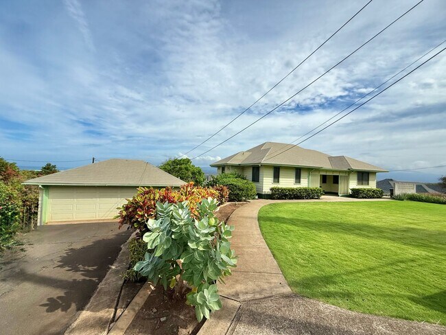 178 Naniloa Dr in Wailuku, HI - Building Photo - Building Photo