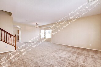 935 E Blue Spruce Ln in Gilbert, AZ - Foto de edificio - Building Photo