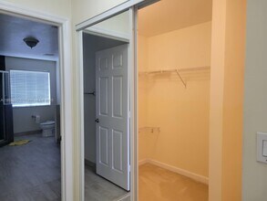 6671 NW 107th Ct in Doral, FL - Building Photo - Building Photo