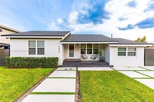 6860 SW 37th St in Miami, FL - Building Photo