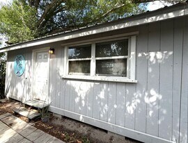 3005 Hawthorne St in Sarasota, FL - Building Photo