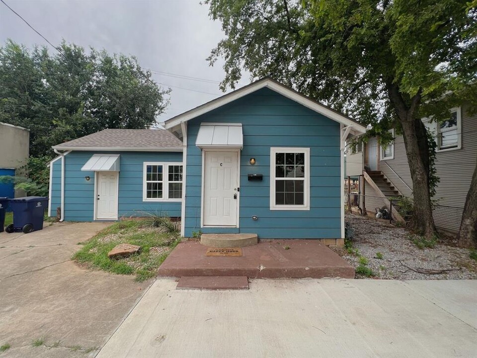 221 NE 26th St-Unit -C in Oklahoma City, OK - Building Photo