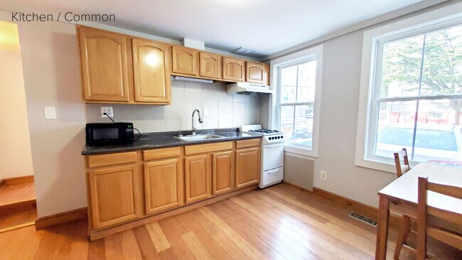 98 Sciarappa St, Unit 98 Sciarappa Unit B in Cambridge, MA - Foto de edificio - Building Photo